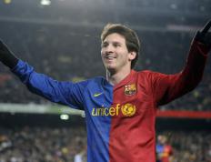 赛前速览：欧冠次回合巴黎圣日耳曼对阵尤文图斯，三大看点值得期待的简单介绍