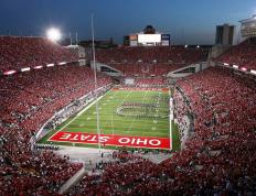 字母哥连续十二场比赛得分超过重要助攻，C9不断突破！引发球迷热议